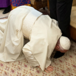 Pope Francis Kissed South Sudan Leaders' Feet & Encourage Africa Peace Process